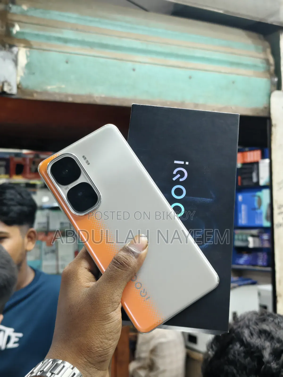 iQOO 256 GB White