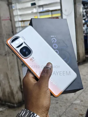 iQOO 256 GB White