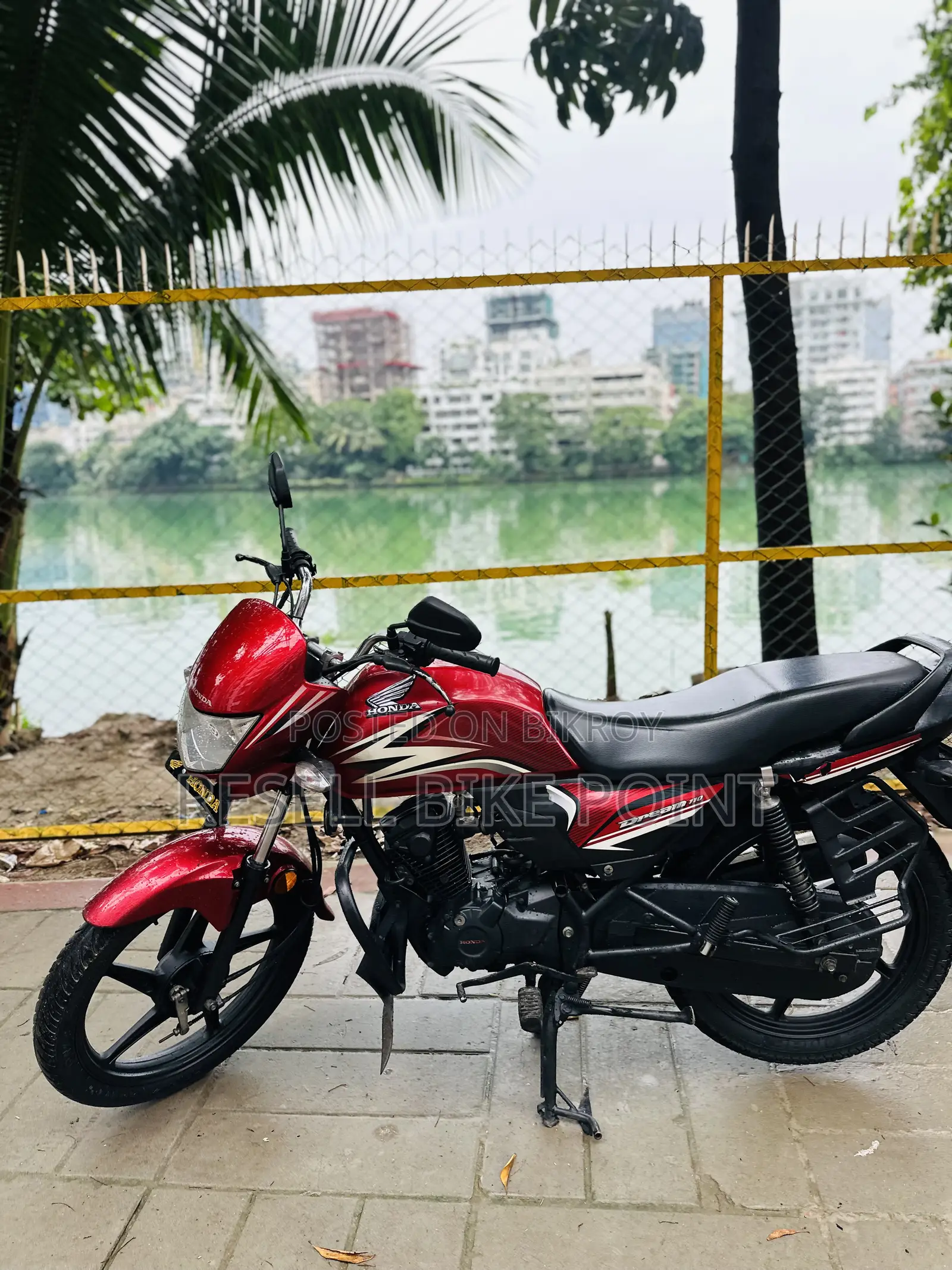 Honda Dream Neo 2022 Red