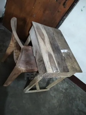 1 টি চেয়ার ও একটি টেবিল বিক্রি করা হবে