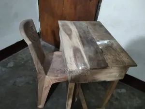 1 টি চেয়ার ও একটি টেবিল বিক্রি করা হবে