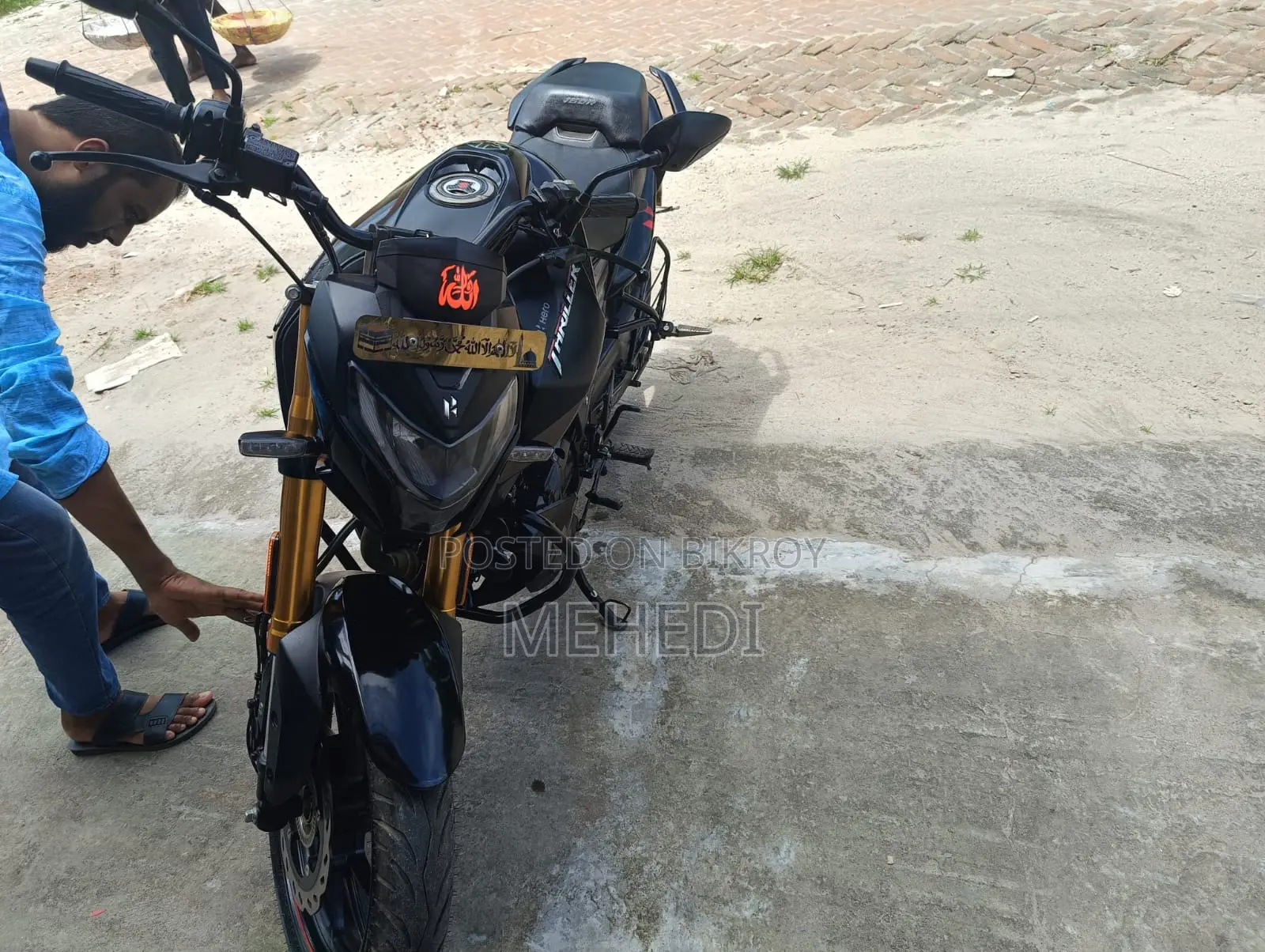 New Hero Thriller 160R 4V 2024 Black