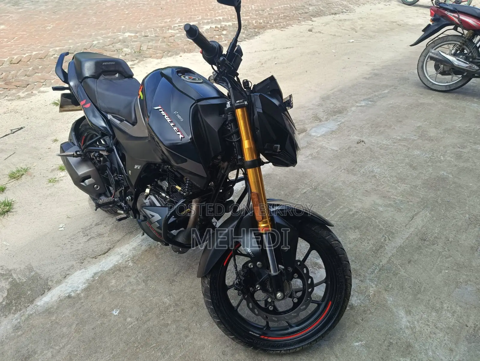 New Hero Thriller 160R 4V 2024 Black