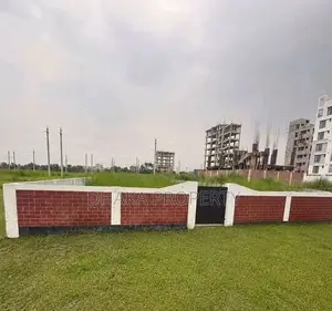 60 feet Road 3 Katha Park View East Facing at Sector 17/I