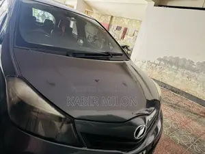 Toyota Vitz 1.0 Four Wheel Drive 5-door 2012 Gray