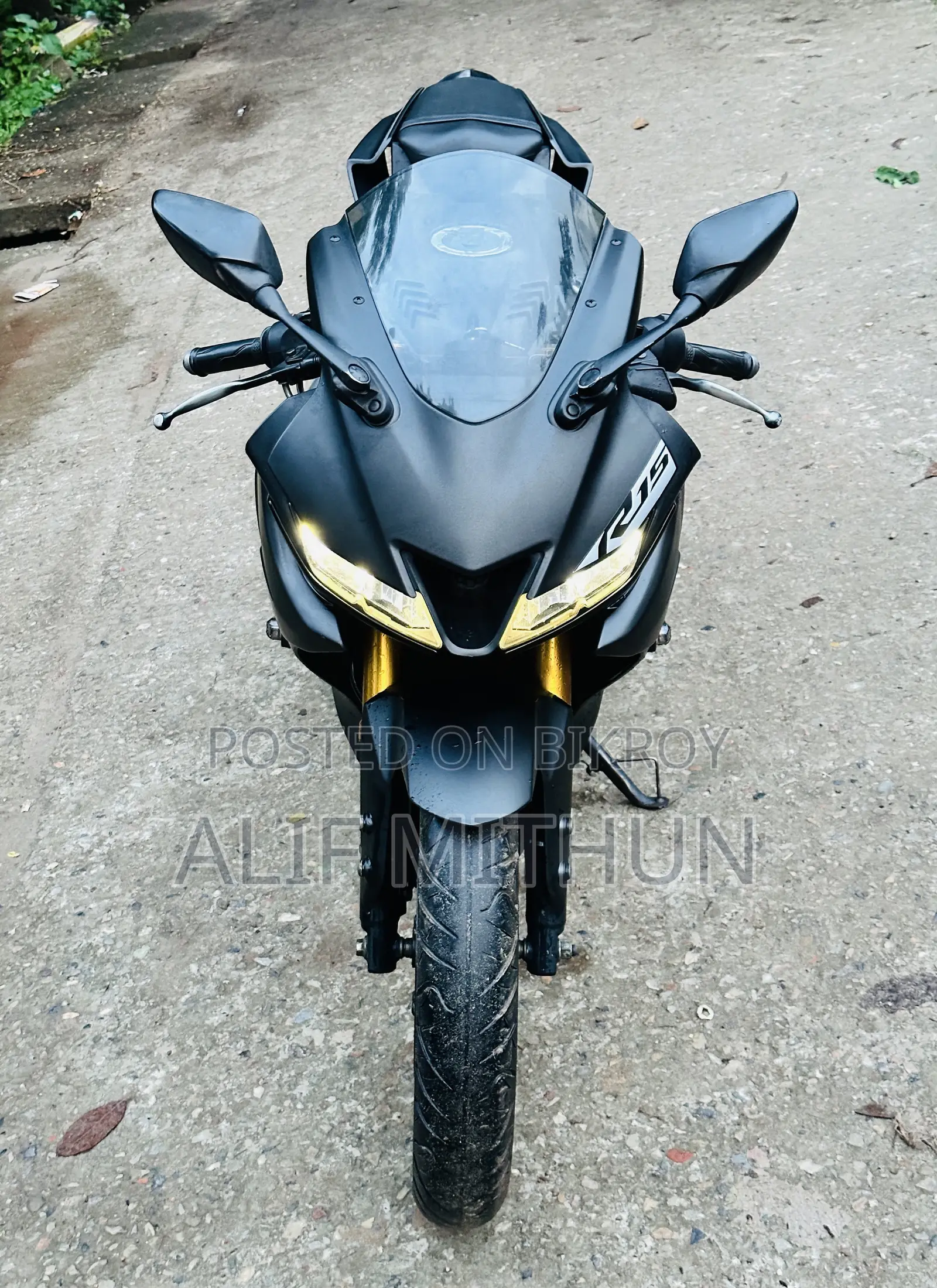 ইয়ামাহা আর১৫ ভি৩ ২০২০ কালো