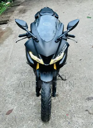 ইয়ামাহা আর১৫ ভি৩ ২০২০ কালো