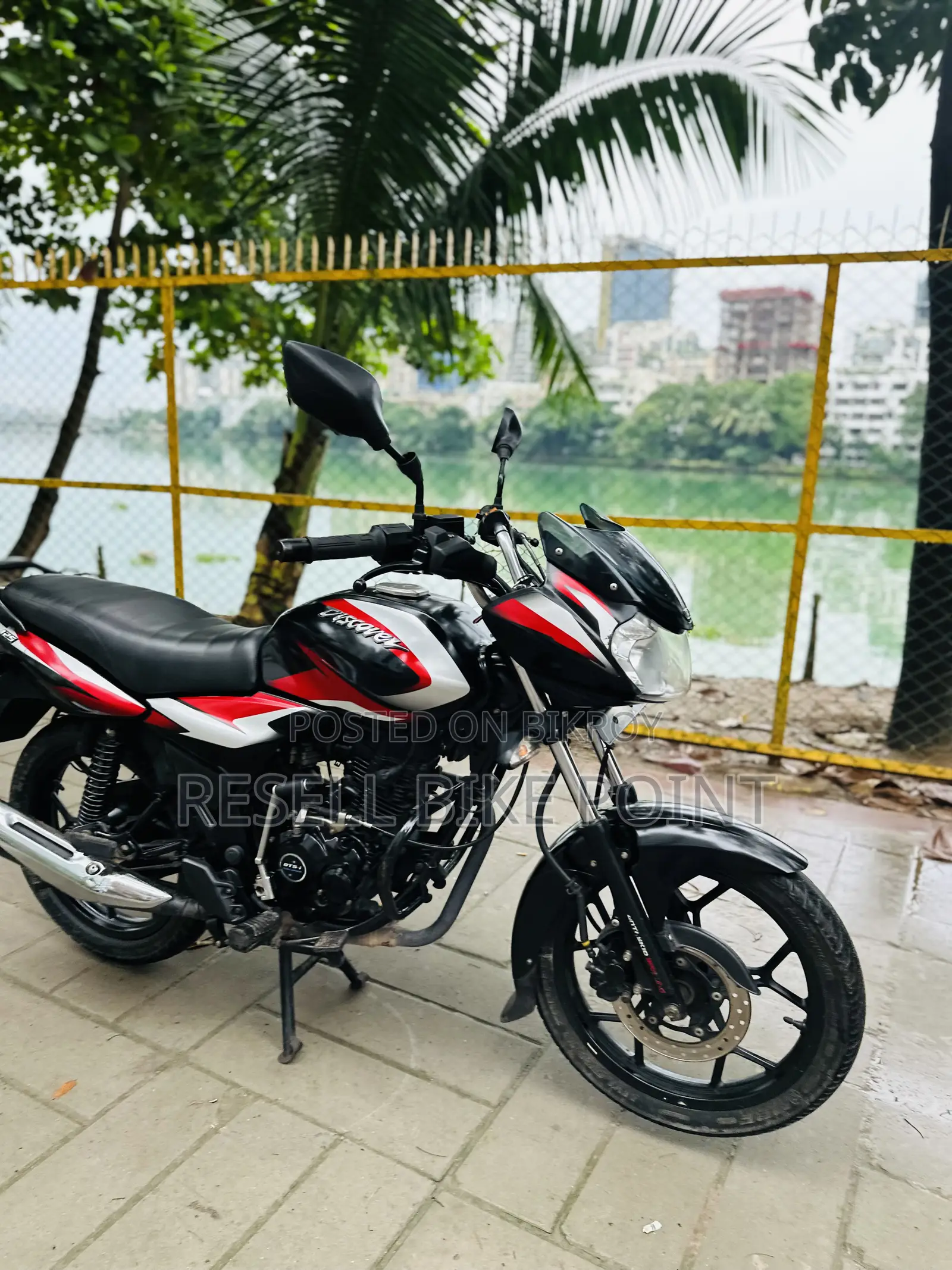 Bajaj Discover 125 2022 Black