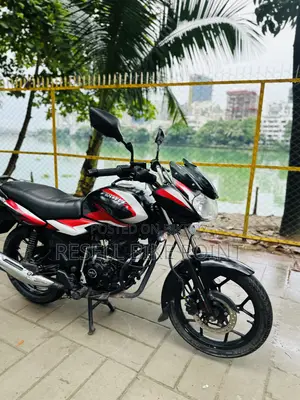 বাজাজ ডিসকভার ১২৫ ২০২২ ব্ল্যাক