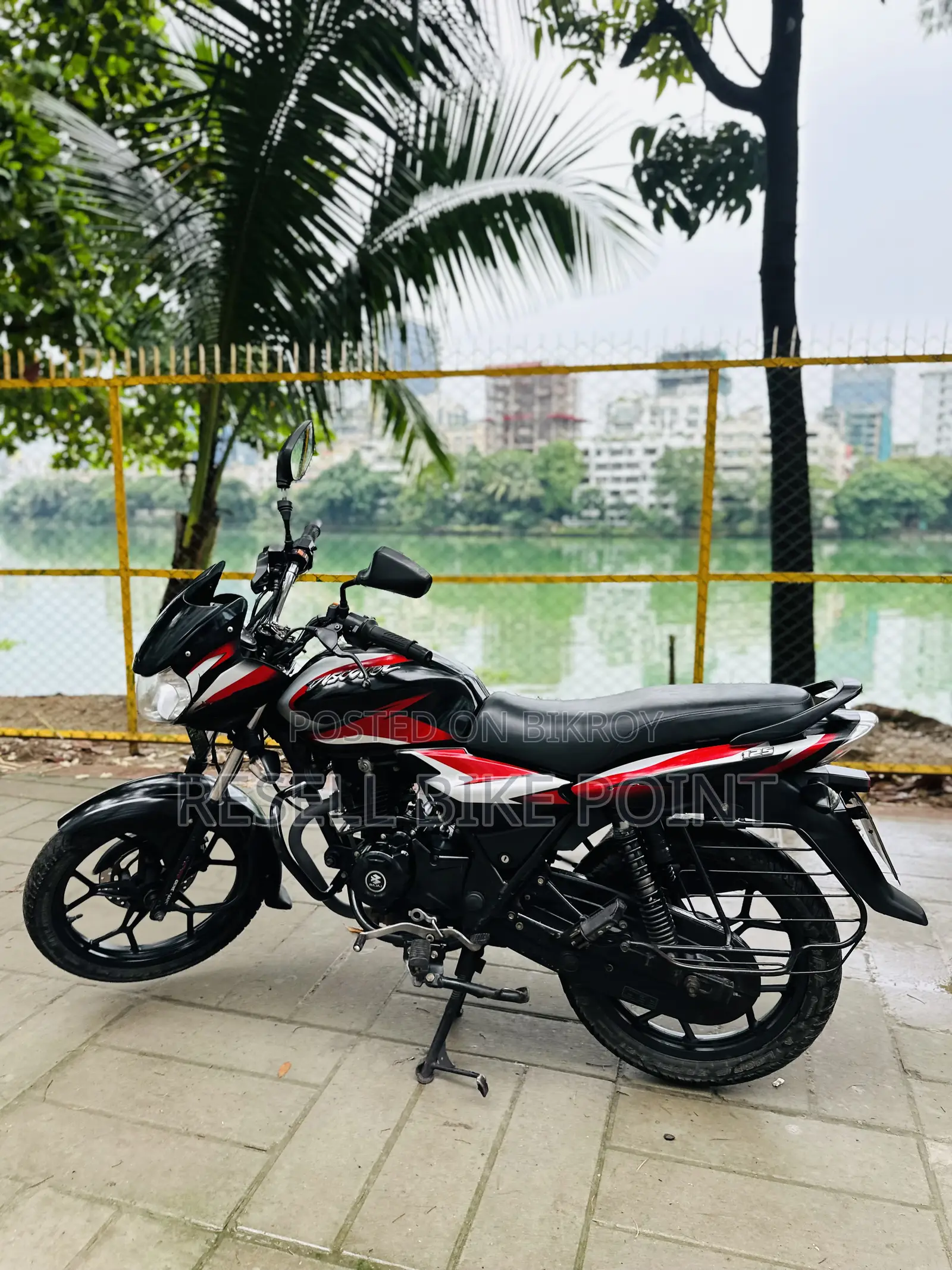 Bajaj Discover 125 2022 Black