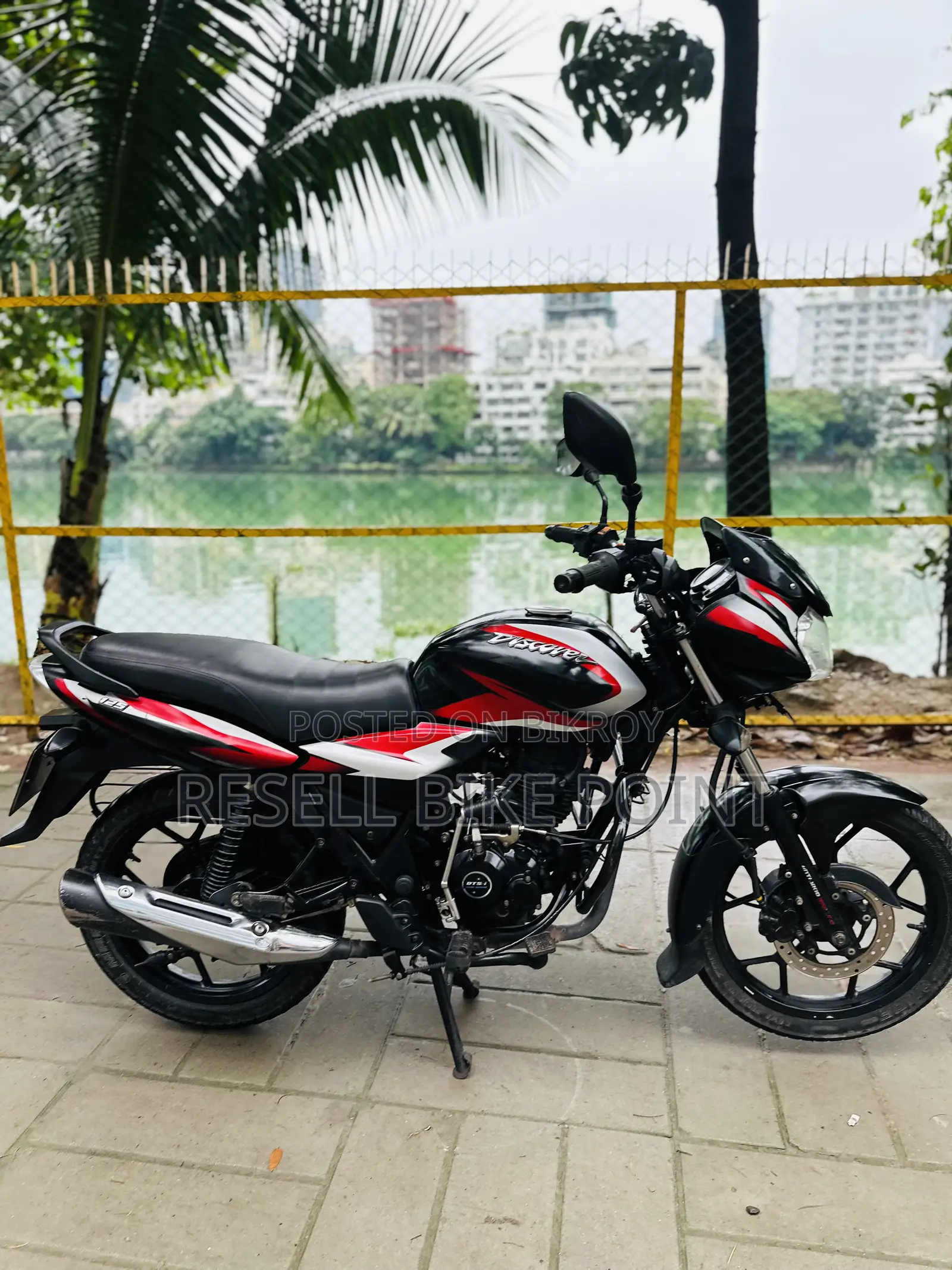 Bajaj Discover 125 2022 Black