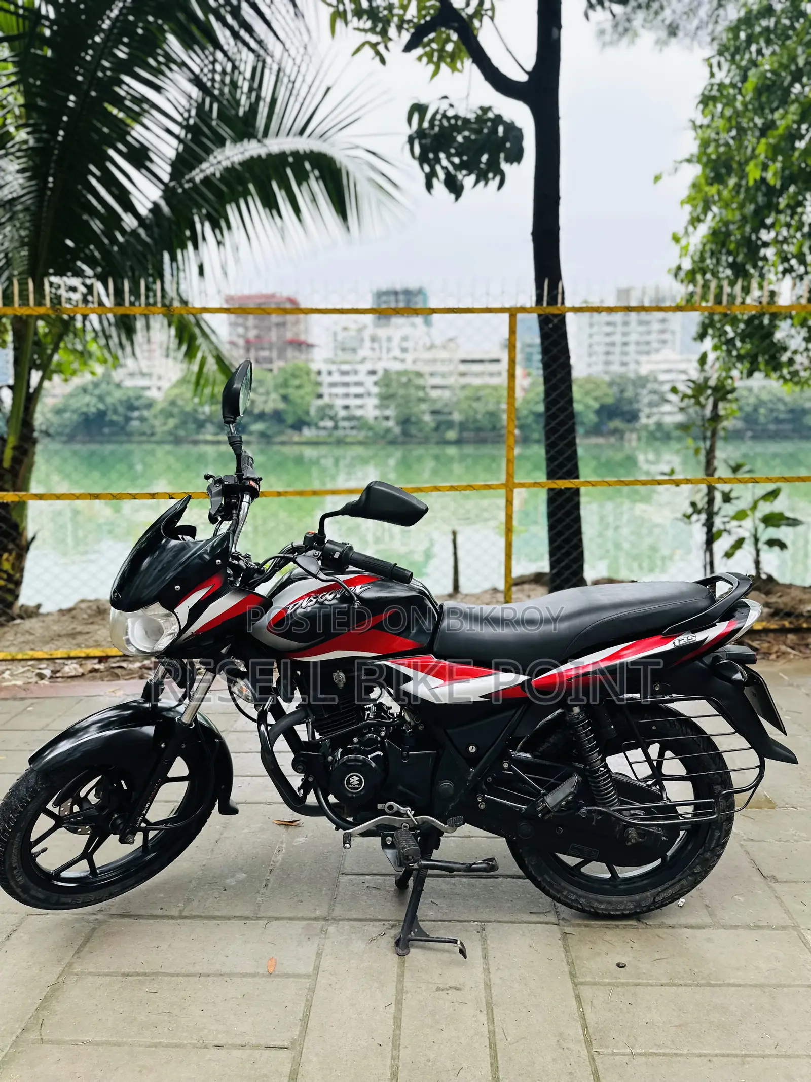 Bajaj Discover 125 2022 Black