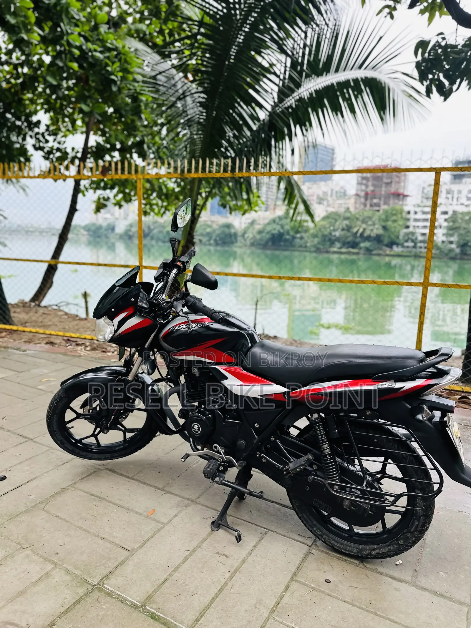 Bajaj Discover 125 2022 Black