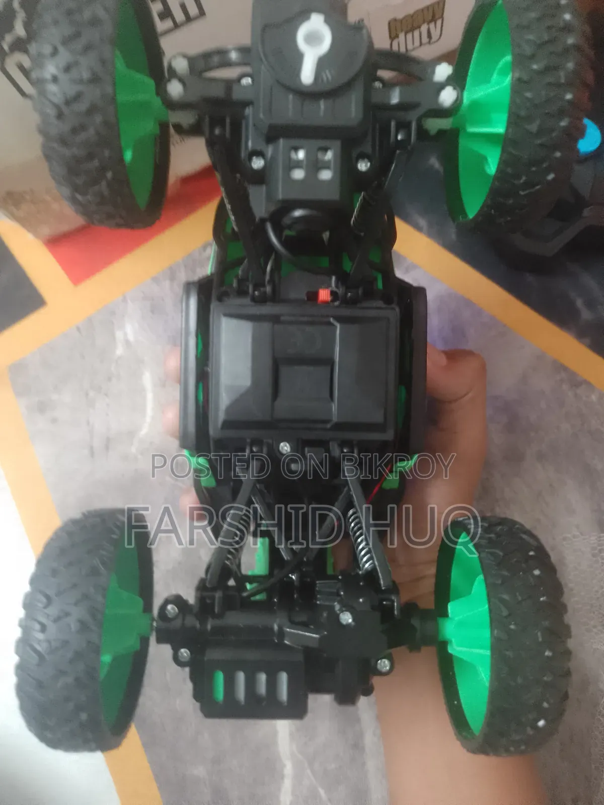 আর্সি রক ক্রলার উইথ স্মোক