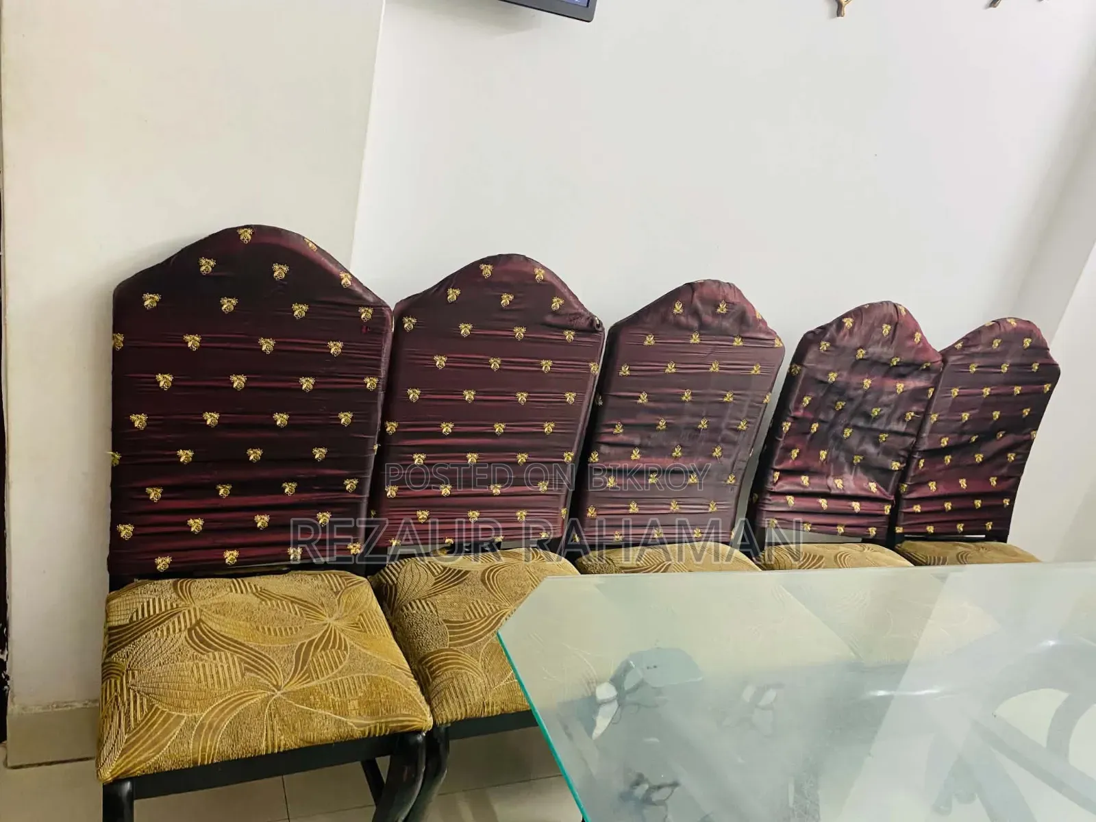 ৫টি চেয়ারসহ ডাইনিং টেবিল