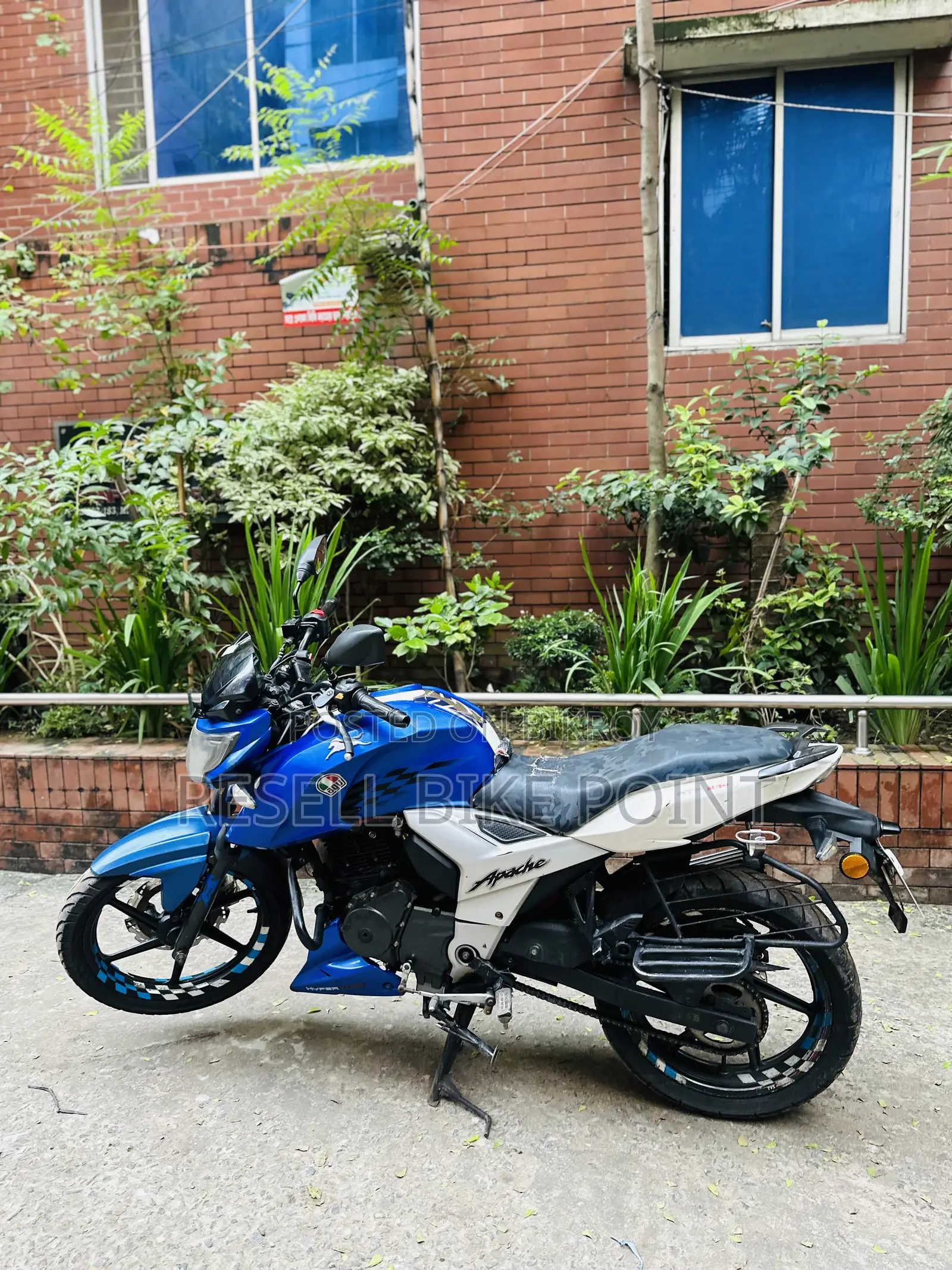 TVS Apache 160 4V 2019 Blue