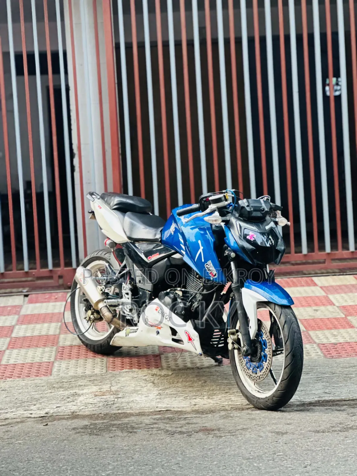 New TVS Apache 160 4V 2018 Blue
