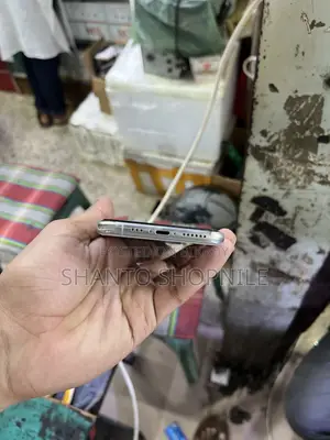 অ্যাপল আইফোন ১১ প্রো ২৫৬ জিবি হোয়াইট