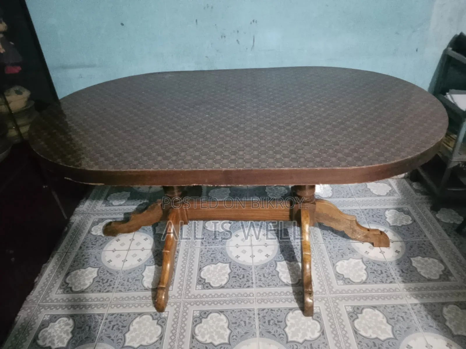 খাবার টেবিল বিক্রি হবে