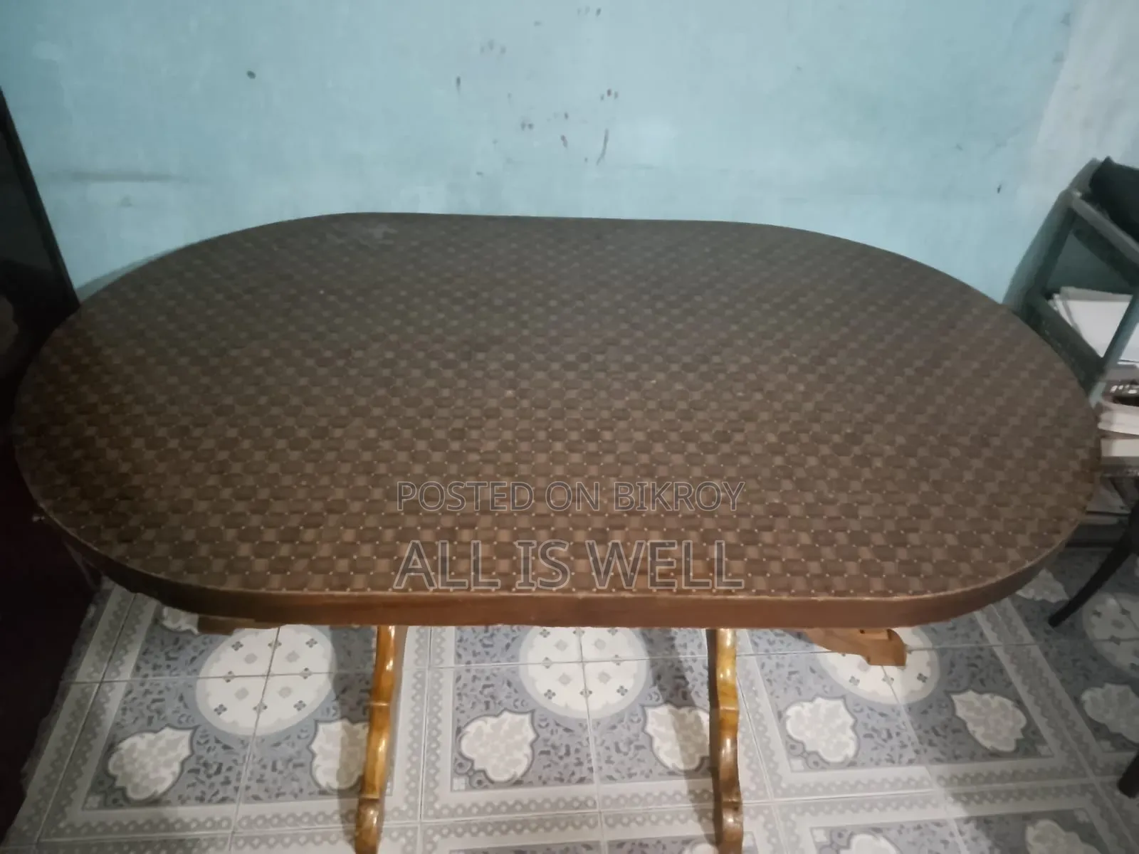 খাবার টেবিল বিক্রি হবে