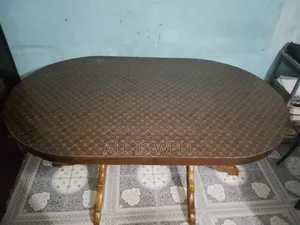 খাবার টেবিল বিক্রি হবে