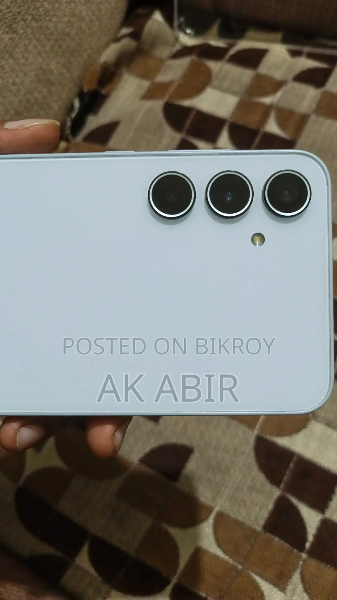 স্যামসাং গ্যালাক্সি এ৩৫ ১২৮ জিবি হোয়াইট