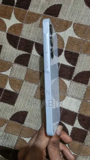 স্যামসাং গ্যালাক্সি এ৩৫ ১২৮ জিবি হোয়াইট