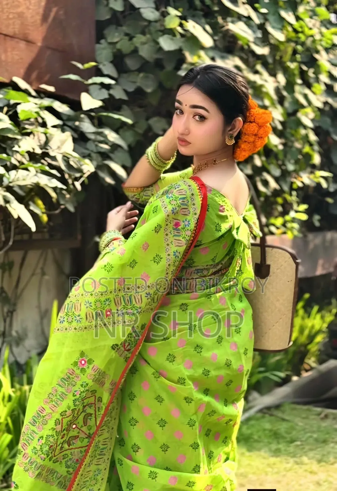 প্রিমিয়াম সেমি মসলিন শাড়ি – ব্লাউজ পিসসহ