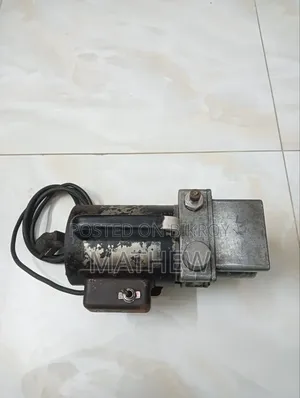 এসি/রেফ্রিজারেশন ভ্যাকুয়াম পাম্প (Robinair)