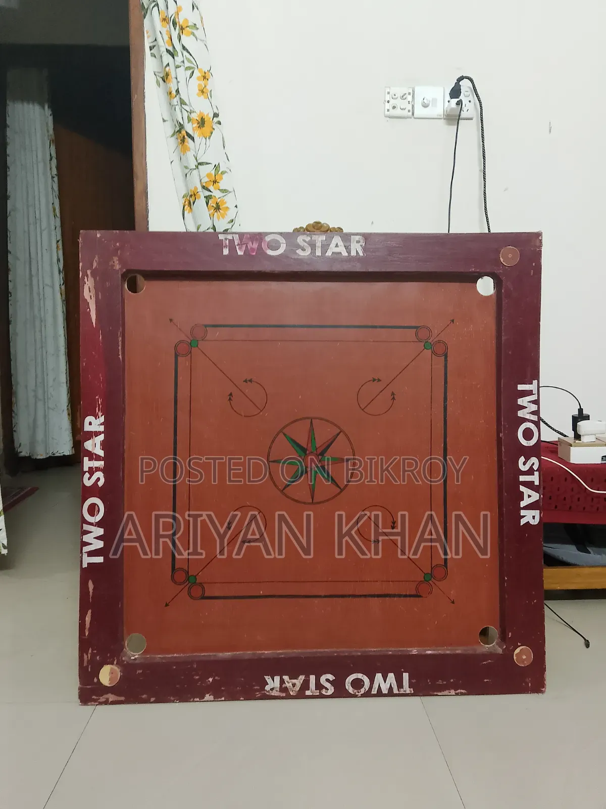ক্যারম বোর্ড