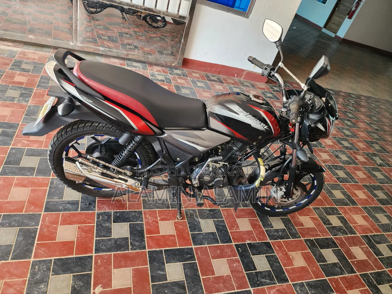 Bajaj Discover 125 2019 Black