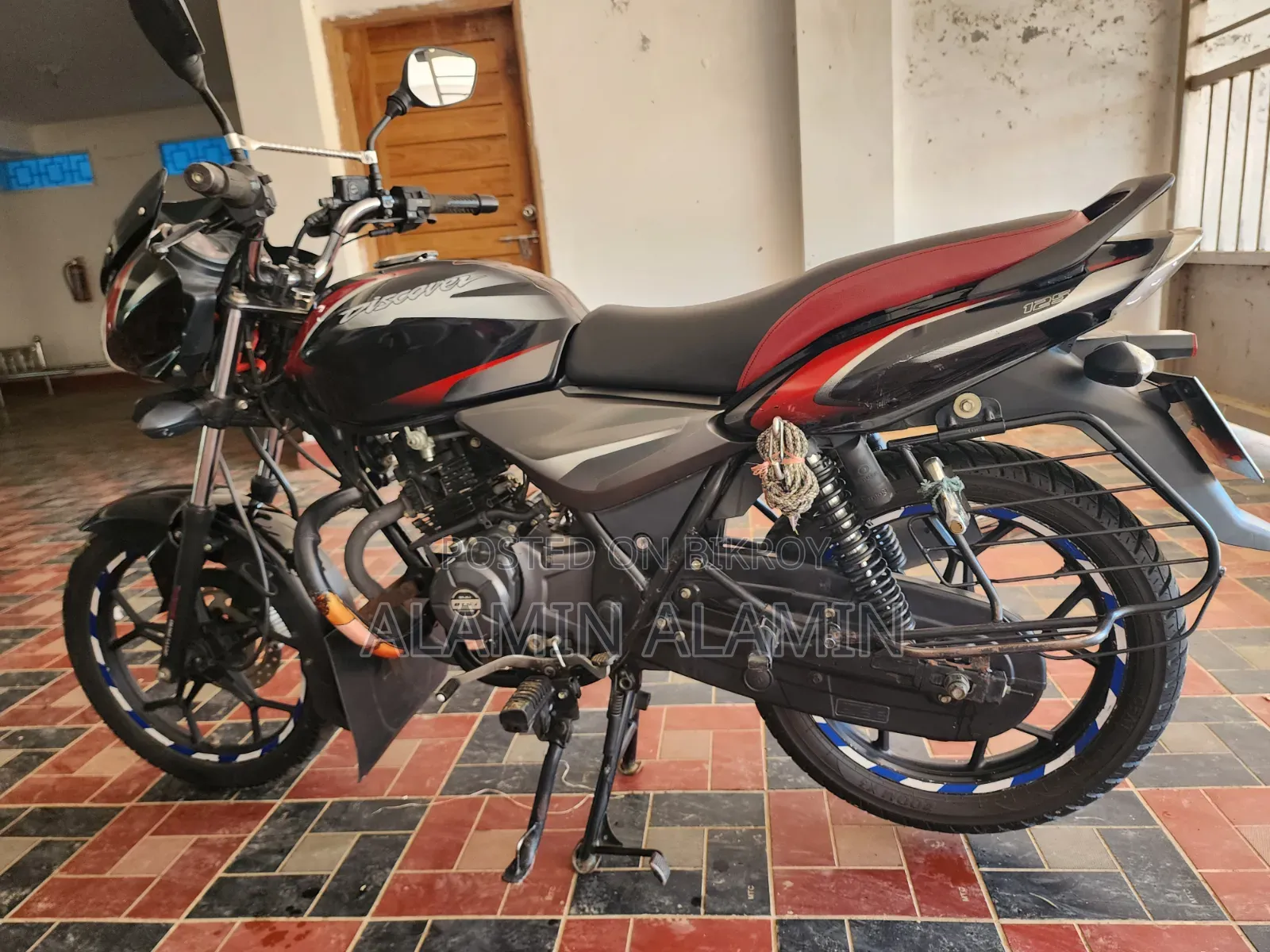 Bajaj Discover 125 2019 Black