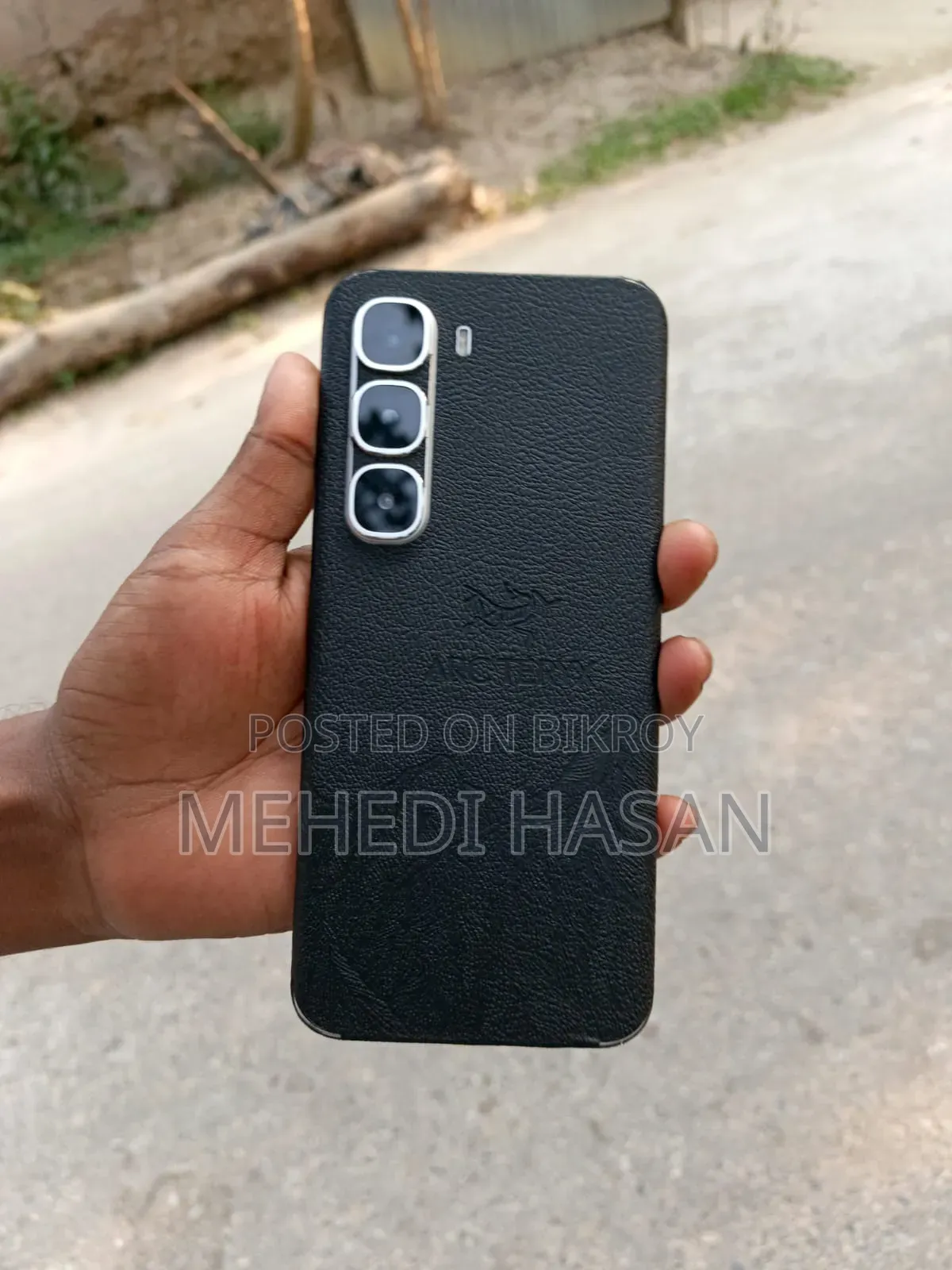 ইনফিনিক্স হট ৬০ প্রো প্লাস ২৫৬ জিবি সিলভার