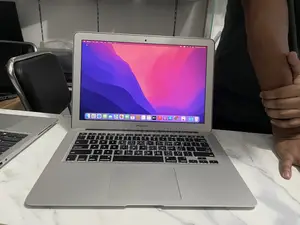 Laptop Apple MacBook Air 2017 8GB Intel Core i5 SSD 256GB