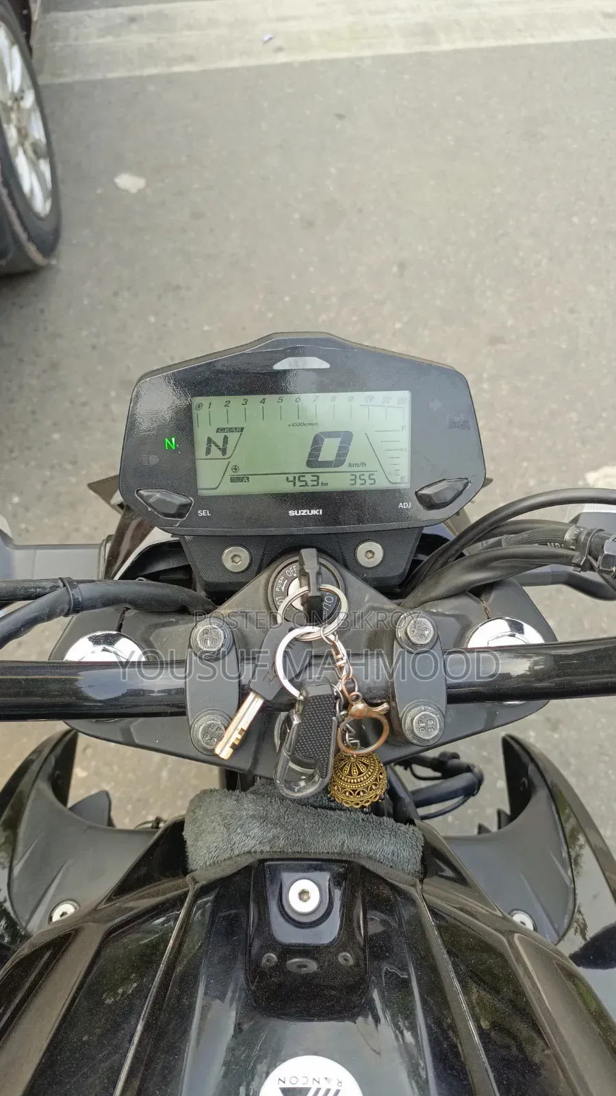 সুজুকি জিক্সার ২০২৫ ব্ল্যাক