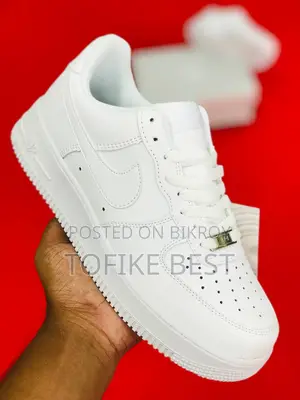 Air Force 1 (Nike) Triple White.
