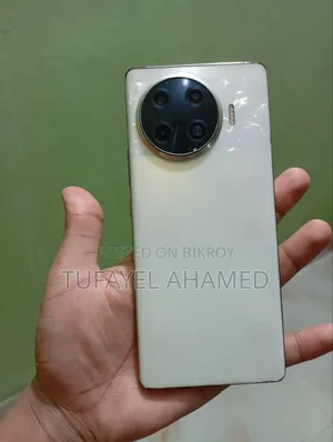 টেকনো স্পার্ক ২০ প্রো প্লাস ২৫৬ জিবি হোয়াইট