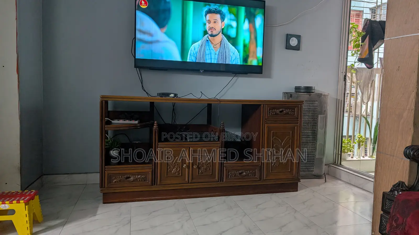 টিভি ট্রলি