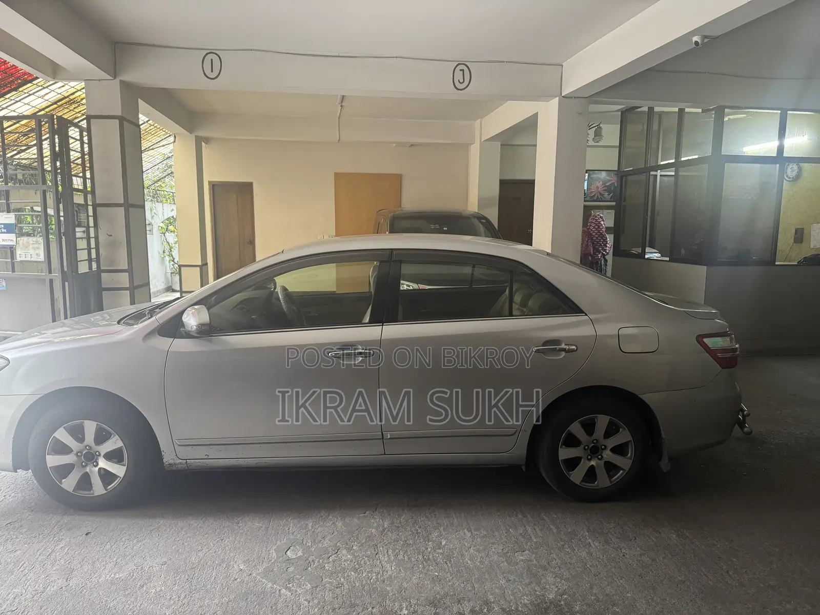 টয়োটা প্রিমিও ২০১৩ সিলভার