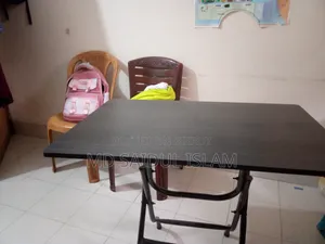 টেবিল বিক্রি হবে