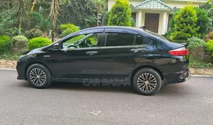 হন্ডা গ্রেস ১.৫ হাইব্রিড এফডব্লিউডি ২০১৯ কালো