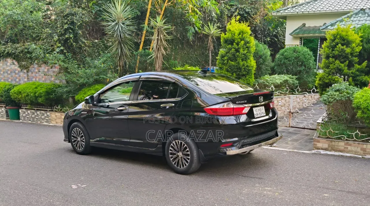 হন্ডা গ্রেস ১.৫ হাইব্রিড এফডব্লিউডি ২০১৯ কালো