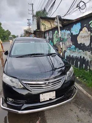টয়োটা অ্যালিয়ন ২০১২ কালো