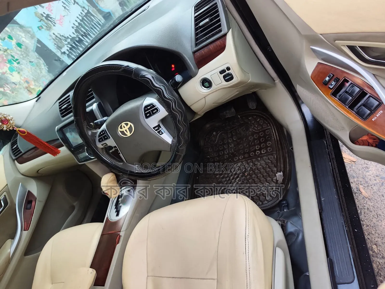 টয়োটা অ্যালিয়ন ২০১২ কালো