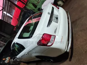 টয়োটা এক্সিও ২০১৪ সাদা