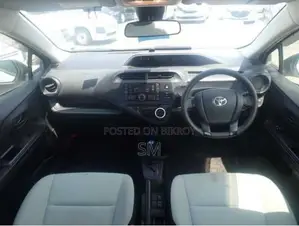 Toyota Aqua 2021 Pearl