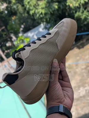স্নিকারস - ৪১