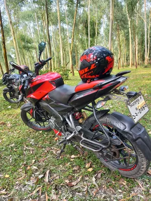 বাজাজ পালসার এনএস ১৬০ ২০১৯ লাল