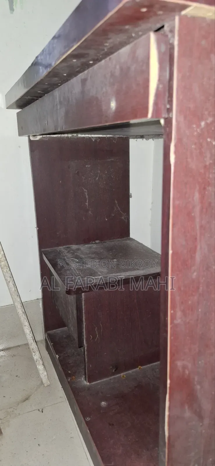 কম্পিউটার টেবিল