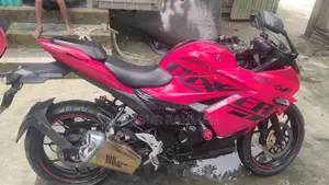 সুজুকি জিক্সার এসএফ ২০২২ লাল